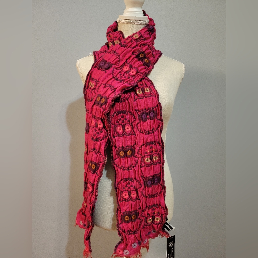 Guillaume de Mons reversible magenta and purple quilted owl scarf NWT